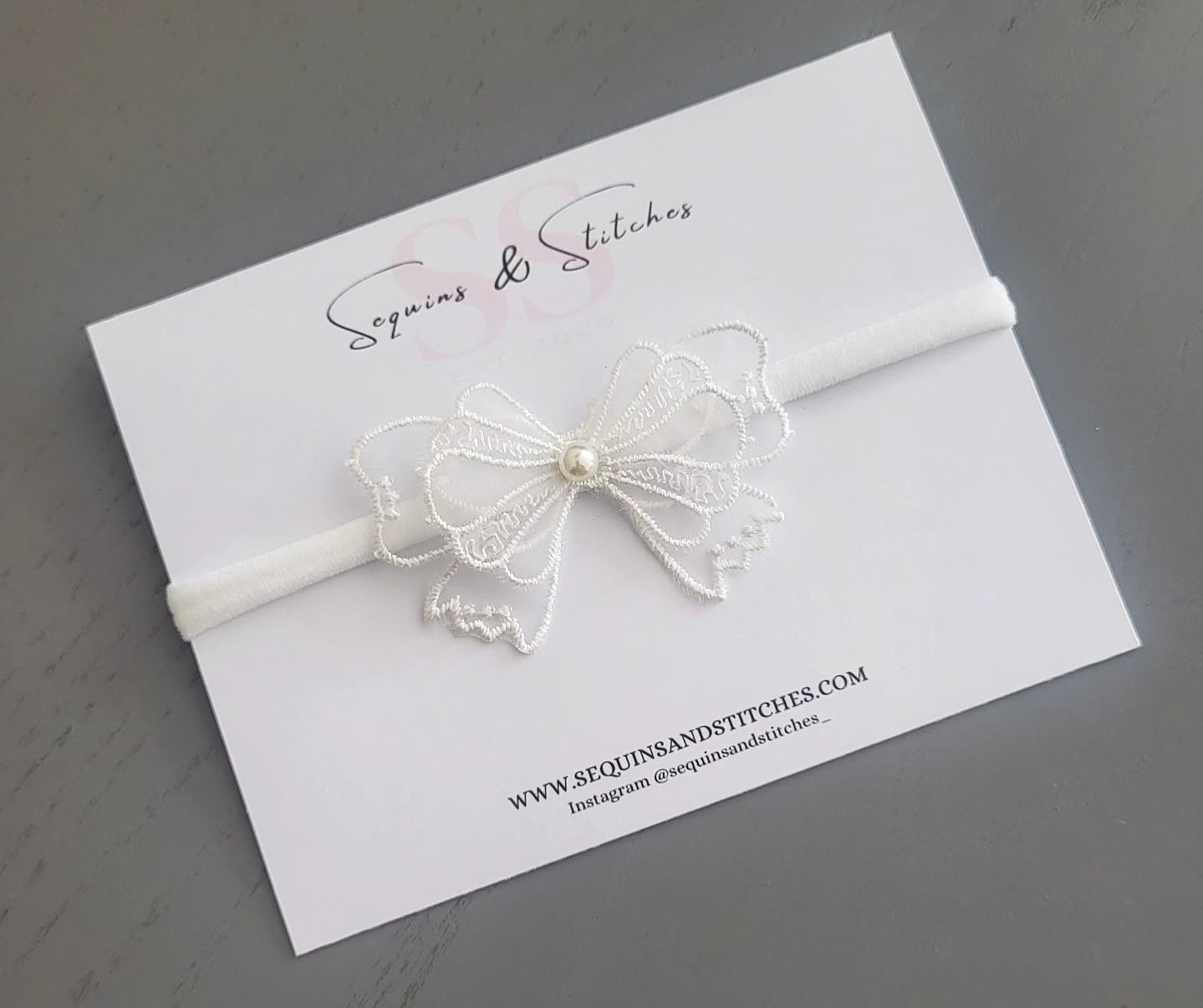 Medium lace bow hairpiece