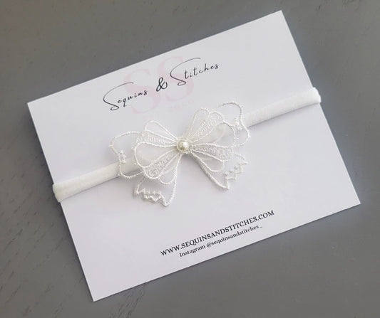 Medium lace bow hairpiece