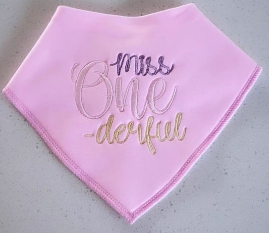 'Miss ONE-derful' birthday bib