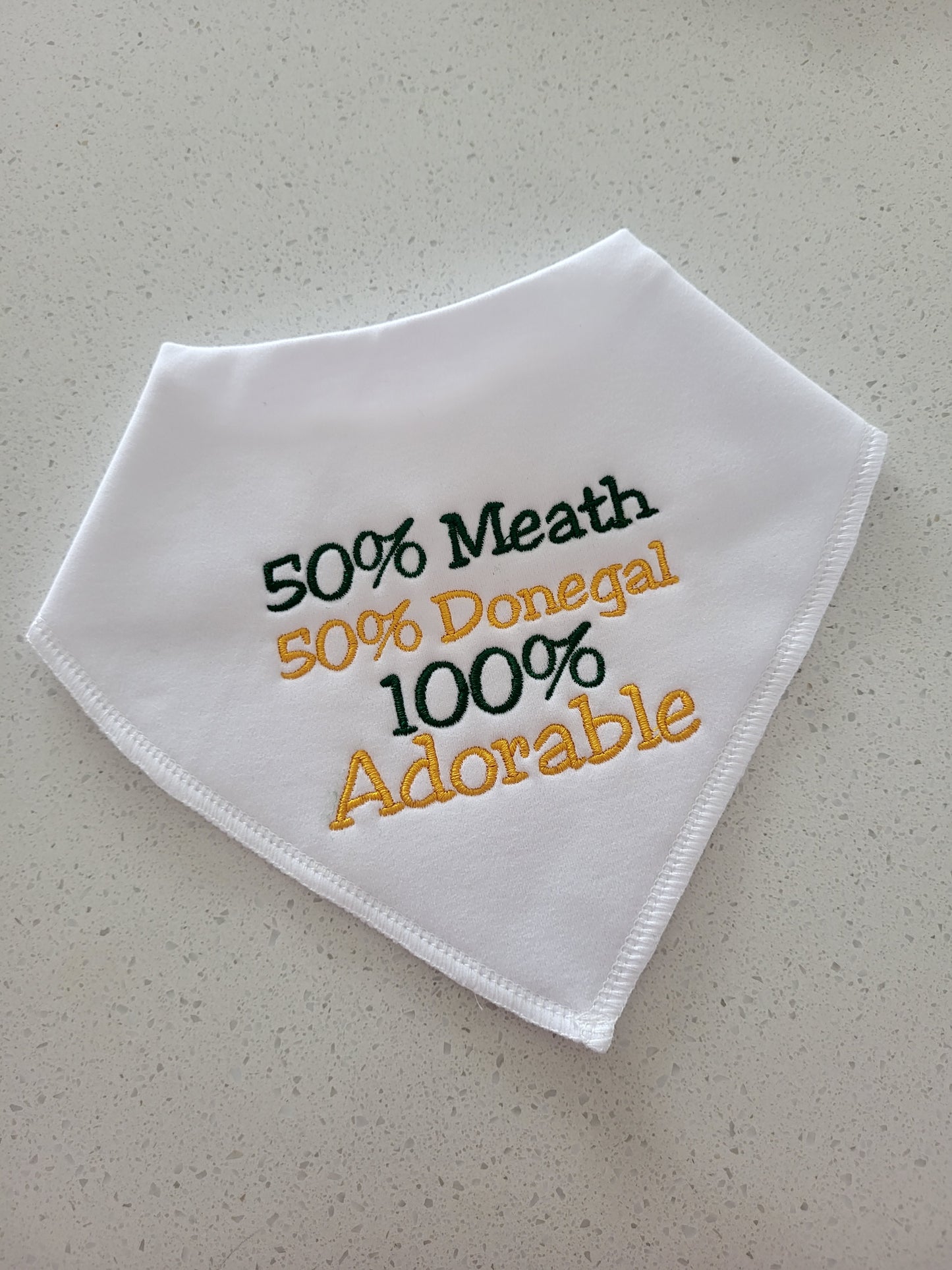 100% adorable gaa bib ( not personlised please only leave county names in box provided)