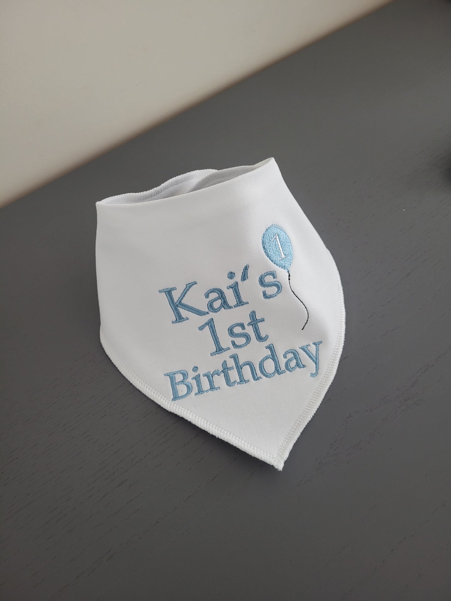 1st birthday baloon bib