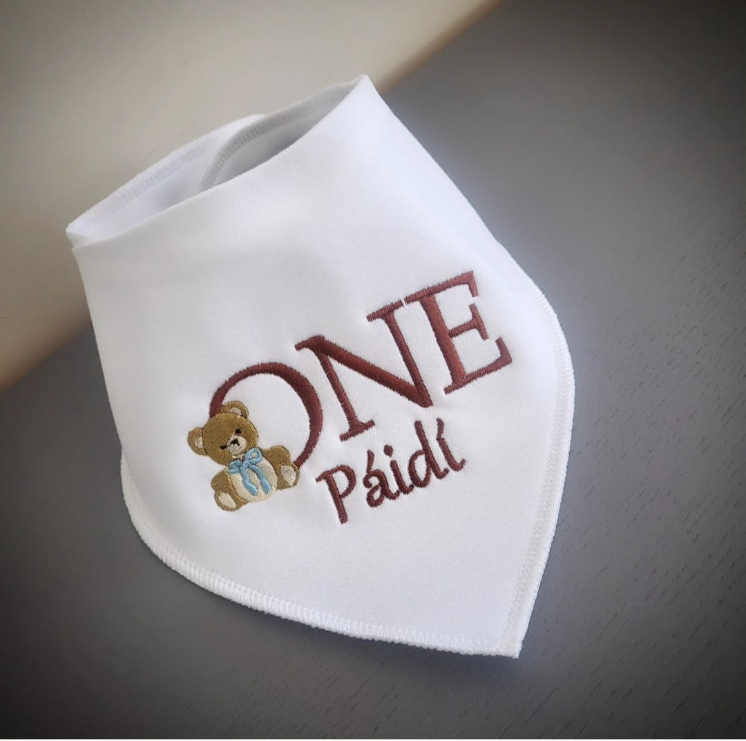 1st birthday bear bib